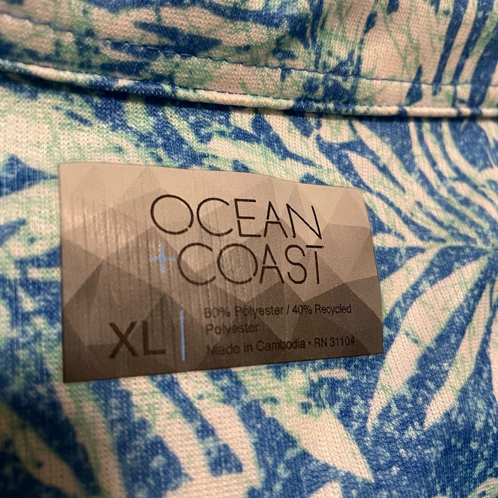 Ocean Coast Tropical Leaf Button-Up Short Sleeve Shirt - Picture 4 of 5